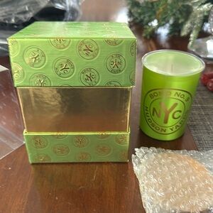 Bond no. 9 New York new with box candle hudson yards scent